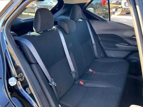 Used 2024 Nissan Kicks SV image 19