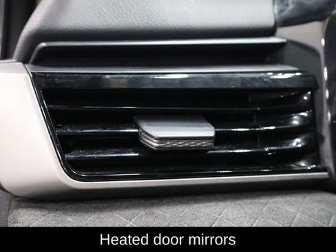 Used 2025 Toyota Camry XLE image 13