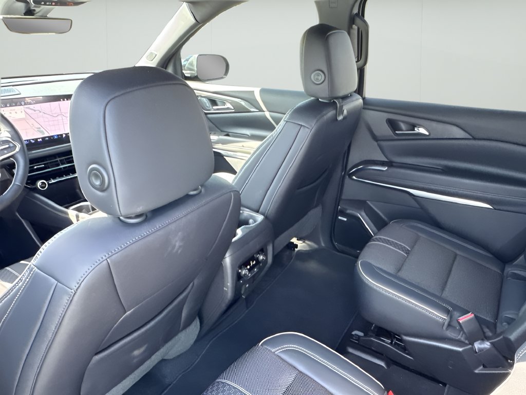 Used 2026 Chevrolet Traverse High Country FWD image 21