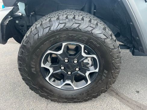 Used 2023 Jeep Wrangler Unlimited Rubicon 4xe AWD/4WD image 16