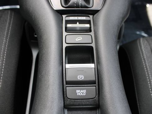 Certified 2023 Honda HR-V LX image 23