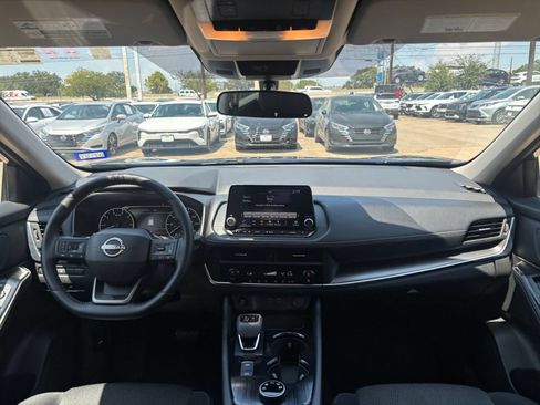 Used 2026 Nissan Rogue SV AWD/4WD image 33