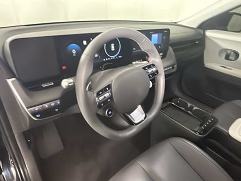 Used 2025 Hyundai Ioniq 5 SEL RWD image 13