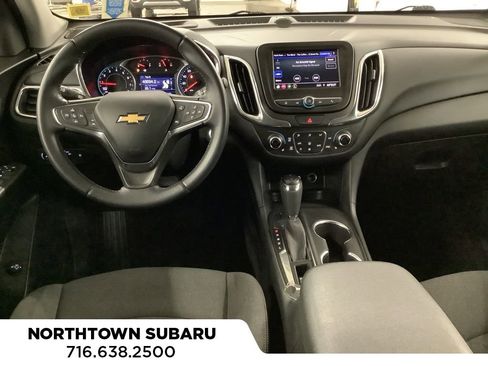 Used 2021 Chevrolet Equinox LT image 3