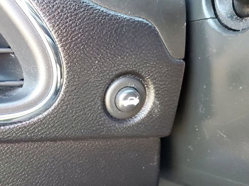 Used 2013 Chrysler 200 Touring FWD image 19