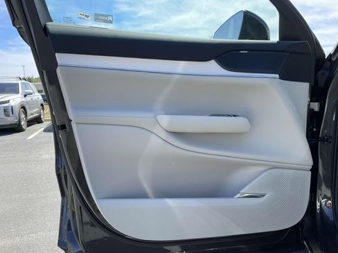 New 2025 Volvo EX90 Plus w/ Protection Package Premier image 6