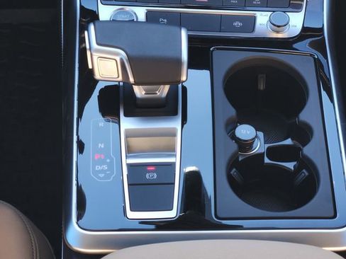 Used 2025 Audi Q8 Premium Plus w/ Premium Plus Package image 14