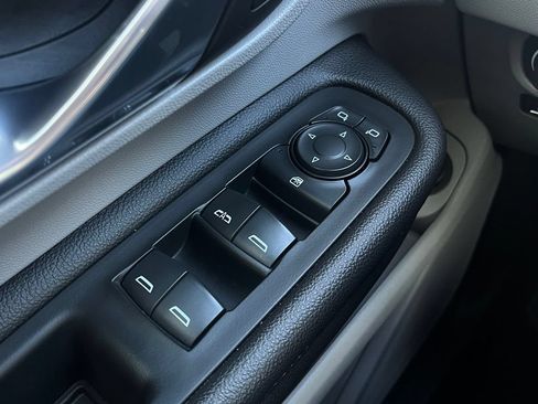 Used 2022 GMC Terrain SLT FWD image 24