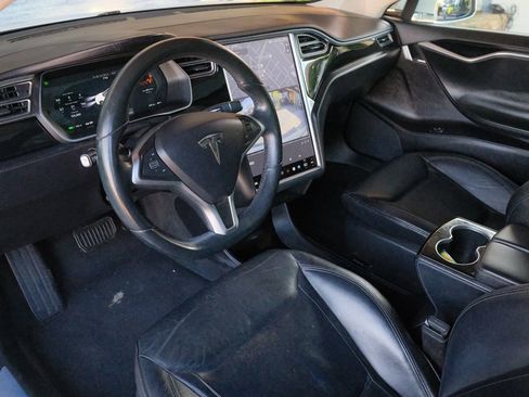 Used 2015 Tesla Model S 70 RWD image 12