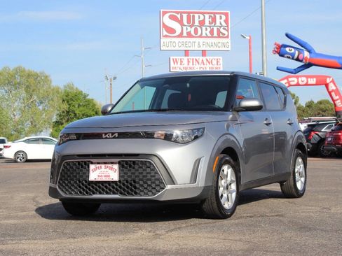 Used 2025 Kia Soul LX w/ LX Technology Package FWD image 7