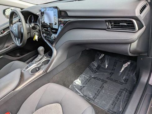 Used 2021 Toyota Camry LE image 21