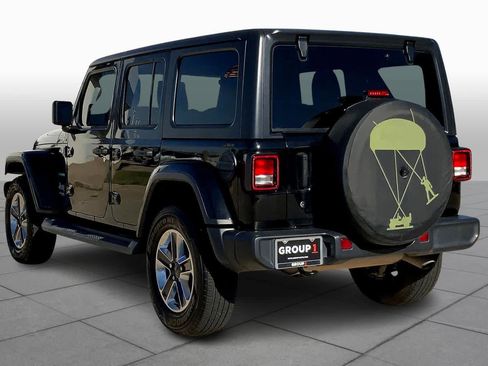 Used 2019 Jeep Wrangler Unlimited Sahara image 11