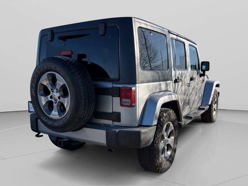 Used 2018 Jeep Wrangler Unlimited Sahara image 5