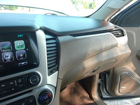 Used 2018 GMC Yukon XL SLE RWD image 17