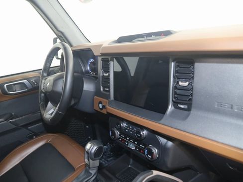 Used 2024 Ford Bronco Outer Banks image 41