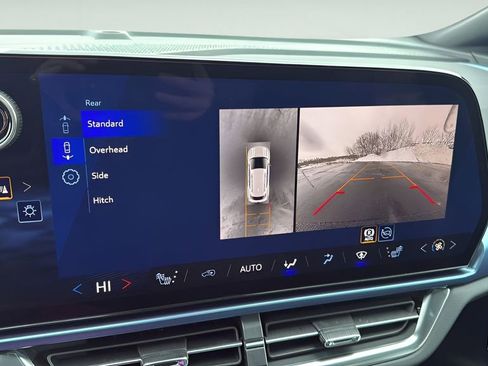 New 2026 Chevrolet Equinox EV LT AWD/4WD image 29
