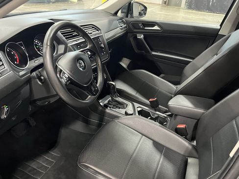 Used 2021 Volkswagen Tiguan SE AWD/4WD image 9