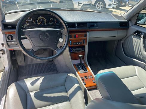 Used 1992 Mercedes-Benz 300 E 3.0 image 8