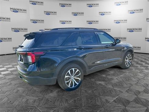 Used 2025 Ford Explorer ST-Line image 5