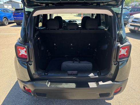 Used 2021 Jeep Renegade Sport FWD image 7