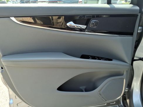Certified 2022 Lincoln Nautilus Reserve AWD/4WD image 18