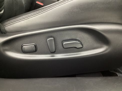 Used 2015 INFINITI Q70 3.7 image 40