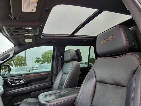 Used 2024 Chevrolet Tahoe High Country AWD/4WD image 14