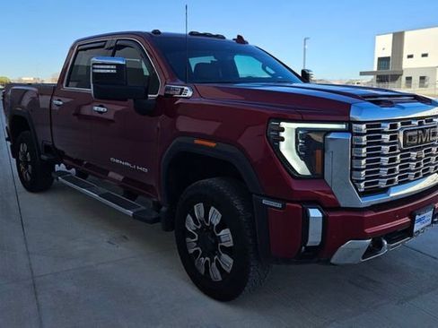 Used 2024 GMC Sierra 3500 Denali w/ Technology Package image 7