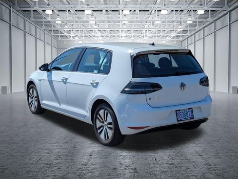 Used 2016 Volkswagen e-Golf SE FWD image 3