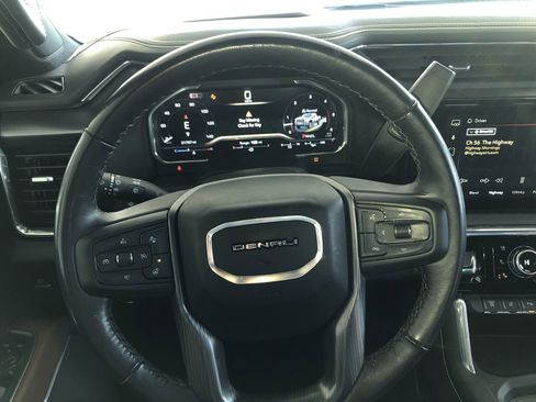 Used 2025 GMC Sierra 2500 Denali Ultimate image 15