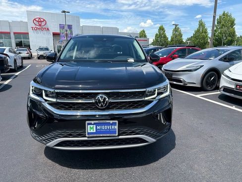 Used 2023 Volkswagen Taos SEL AWD/4WD image 2