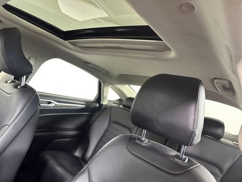 Used 2018 Ford Fusion Energi SE image 12