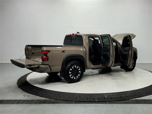 Used 2024 Nissan Frontier Pro-X image 15