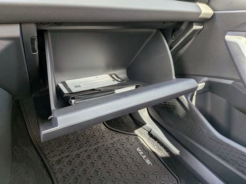 Used 2025 Volkswagen Jetta Sport image 23