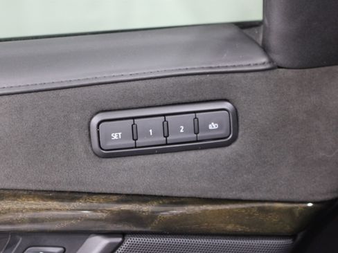 Used 2019 Cadillac Escalade ESV Platinum image 9