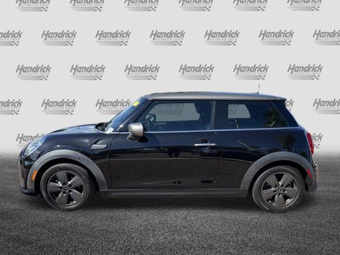 Used 2022 MINI Cooper 2-Door Hardtop image 7
