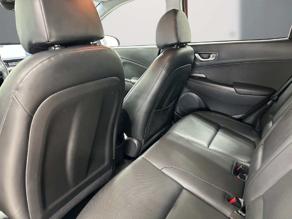 Certified 2022 Hyundai Kona Limited FWD image 16