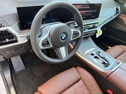 New 2026 BMW X5 xDrive40i w/ M Sport Package AWD/4WD image 4