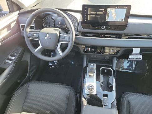 New 2026 Mitsubishi Outlander ES image 14