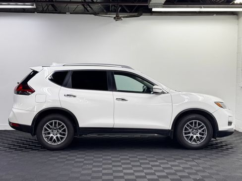 Used 2020 Nissan Rogue S FWD image 3
