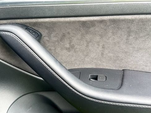 Used 2023 Tesla Model 3 Standard Range RWD image 12