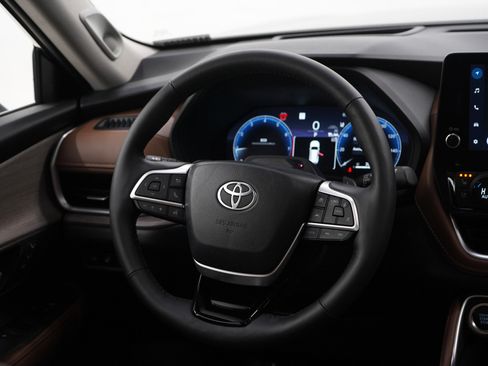 Used 2026 Toyota Grand Highlander Platinum image 15