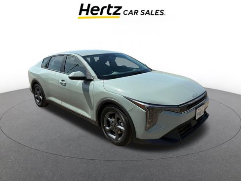 Used 2025 Kia K4 LXS image 1