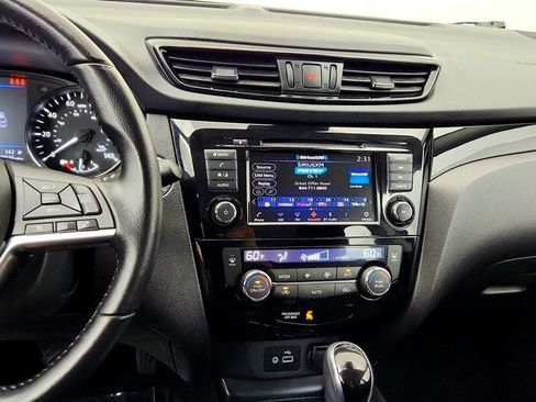 Used 2020 Nissan Rogue Sport SV w/ All-Weather Package AWD/4WD image 17