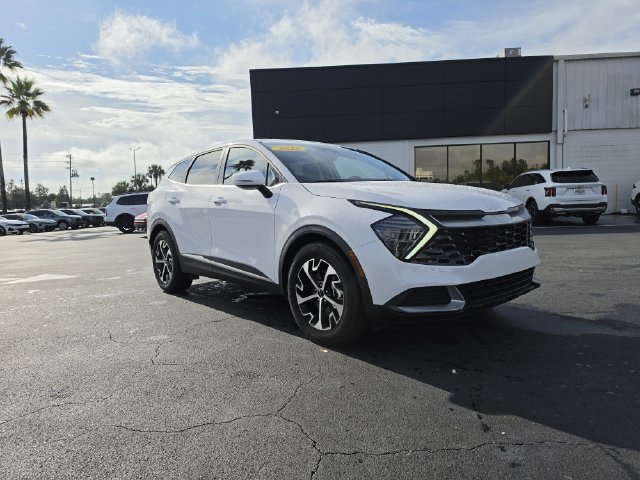 Used 2025 Kia Sportage EX FWD image 1