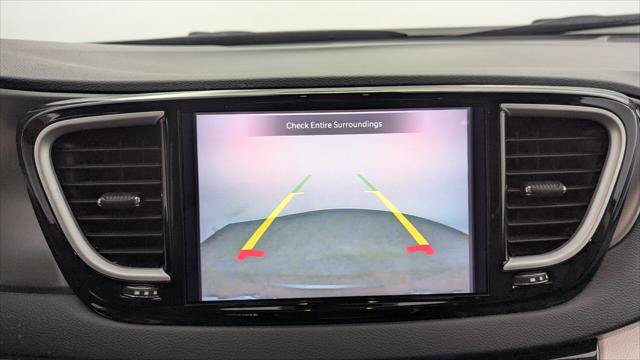 Used 2023 Chrysler Pacifica Touring-L FWD image 30