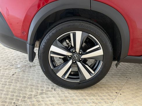 Used 2023 Nissan Rogue SL w/ SL Premium Package image 12