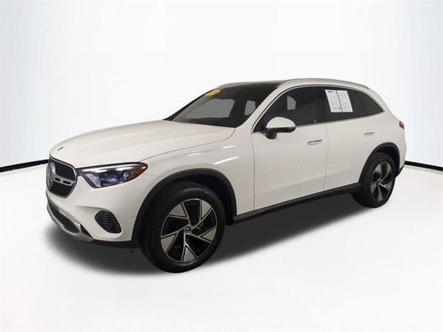 Used 2024 Mercedes-Benz GLC 300 4MATIC image 9