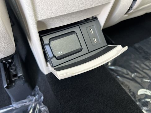 Used 2025 Mercedes-Benz GLB 250 image 26