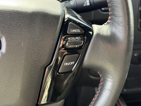 Used 2024 Nissan Frontier PRO-4X image 17